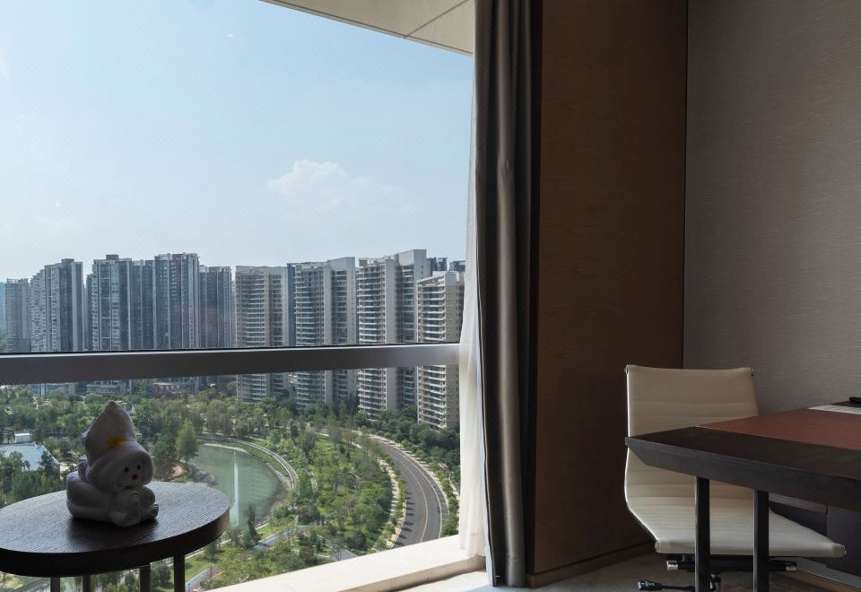 Crowne Plaza Chengdu Wenjiang2 Double Standard Lounge Access