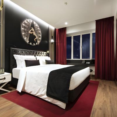 Dressing Room Maxime Hotel Promo Code