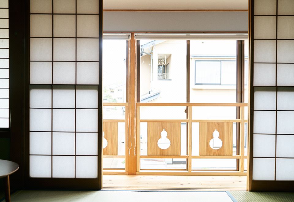 两卧室独特浴室房