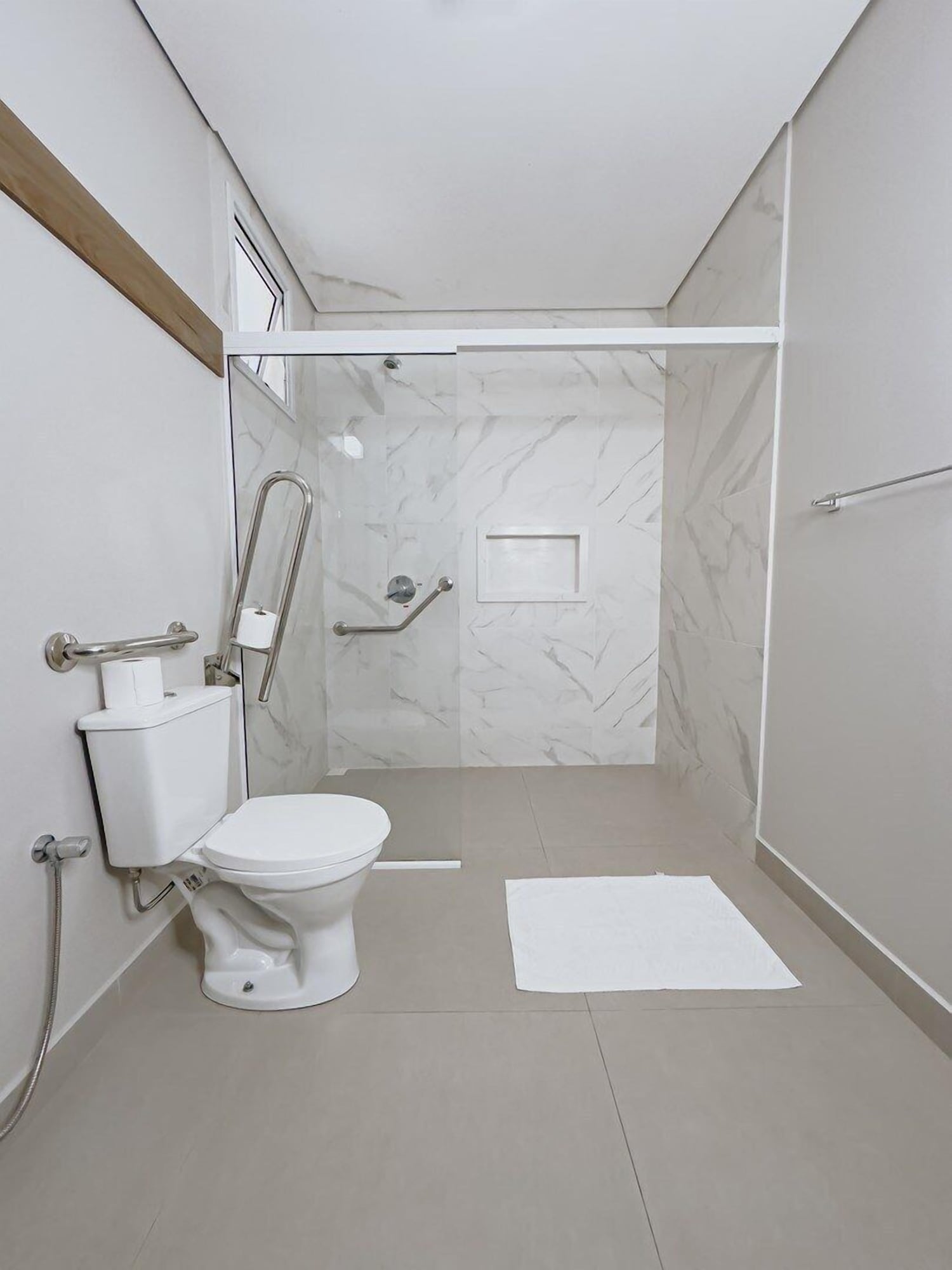 无障碍设施的四人房