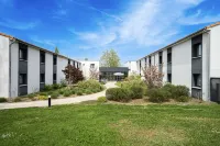 Sure Hotel by Best Western les Portes de Montauban Hotels in 