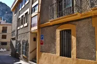 Tres Puentes Anguiano Apartamentos y Hostal Các khách sạn ở 