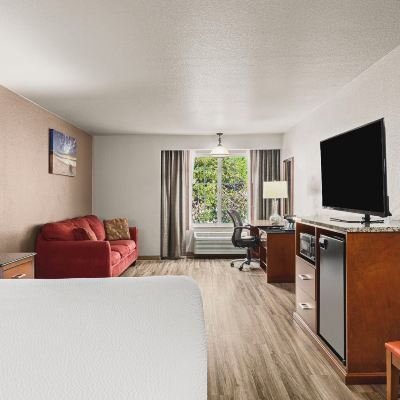 Standard King Room The Ashley Inn & Suites Promo Code