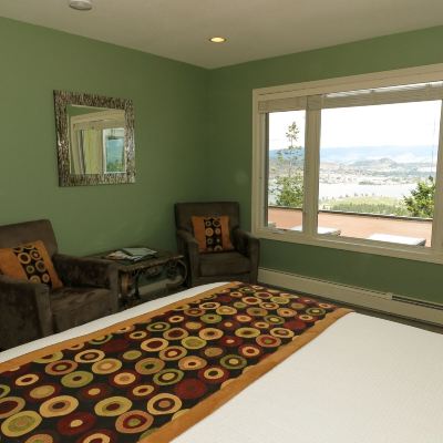 Queen Suite with Lake View-Non Smoking A View of The Lake Bed & Breakfast Promo Code