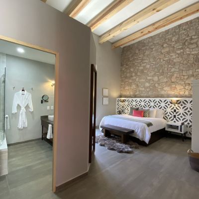 Deluxe King Room Hotel Casa Once Promo Code