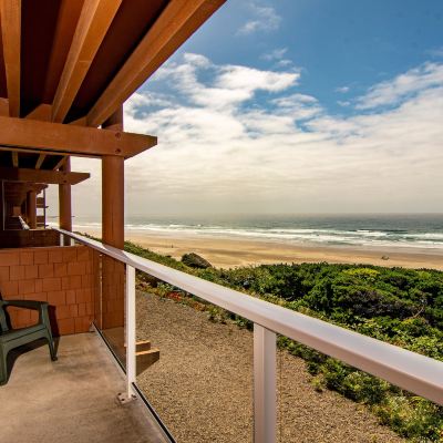 Limited Edition King SPA Balcony (No Pets) Hallmark Resort - Newport Promo Code