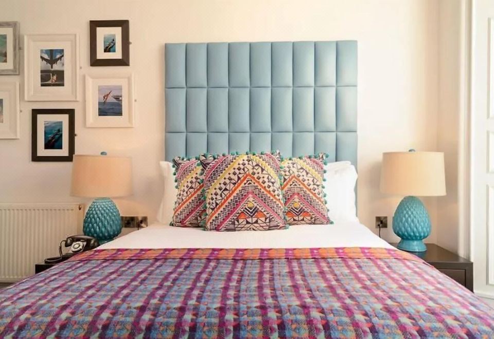 Black IvyStandard Double Room, 1 King Bed