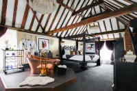 Staycations Maldon Suites