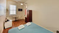 Maclean Hotel