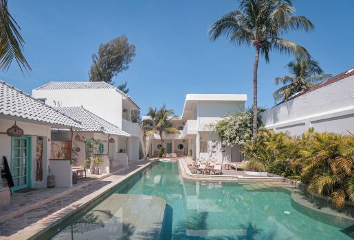 Quma Hotel