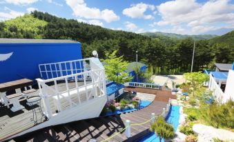 Yangyang Lodes Pool Villa