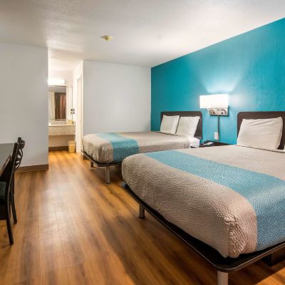 Deluxe Room, 2 Queen Beds, Smoking, Refrigerator&Microwave Motel 6-Freeport, TX Promo Code