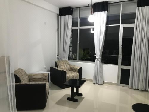 带山景的双人间