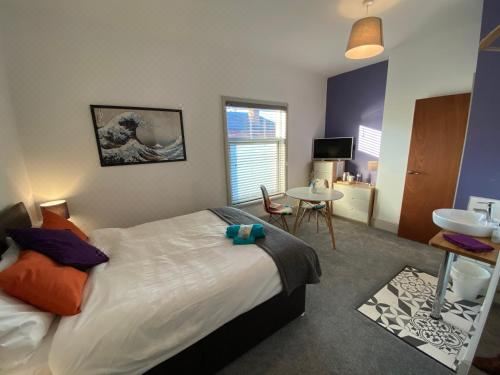 77 Underwood Lane Double Room