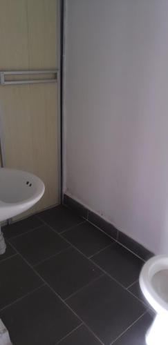 带山景的双人间