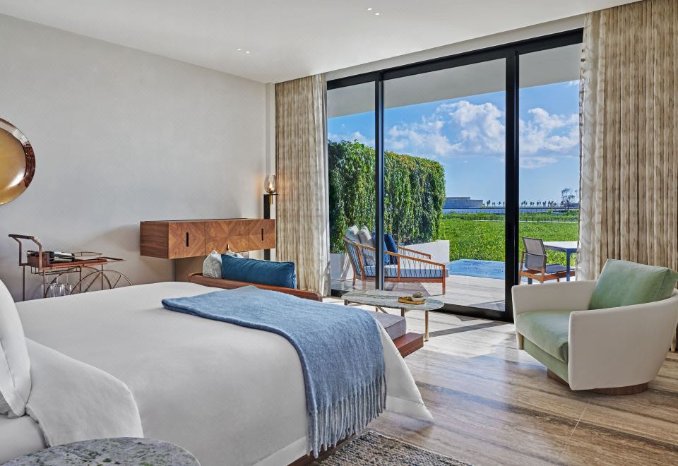 家庭房， 卧室1:1張特大床 ， 卧室2:2張大床， 海景， 水池， 露台