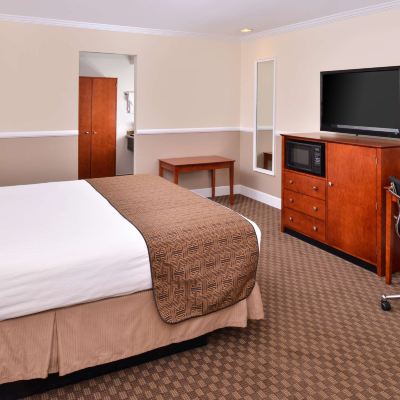 1 King Bed, Non-Smoking, 42 Inch Lcd Television, High Speed Internet Access, Microwave and Refrigerator