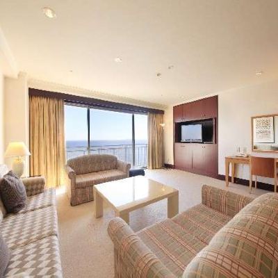 High Floor Suite, Twin with Bath, Ocean View