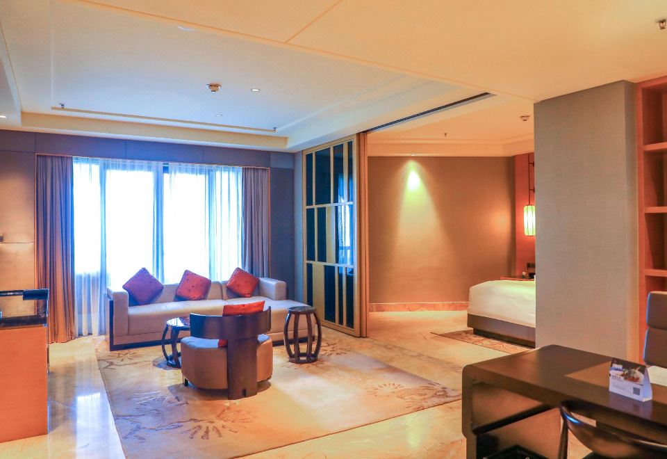 豪华海景套房丨观琼州海峡·浪涌云舒