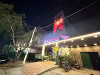 Hotel Lemon Suites & Banquet Noida Sector 62