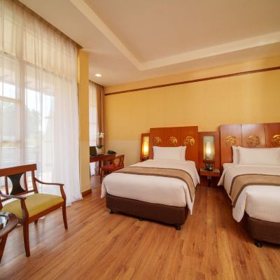 Bilik Twin Deluxe Pemandangan Bukit Kupon PULSE GRANDE Hotel