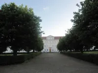Small isolated cottage on a large meadow and orchard land Hotels in Putbus