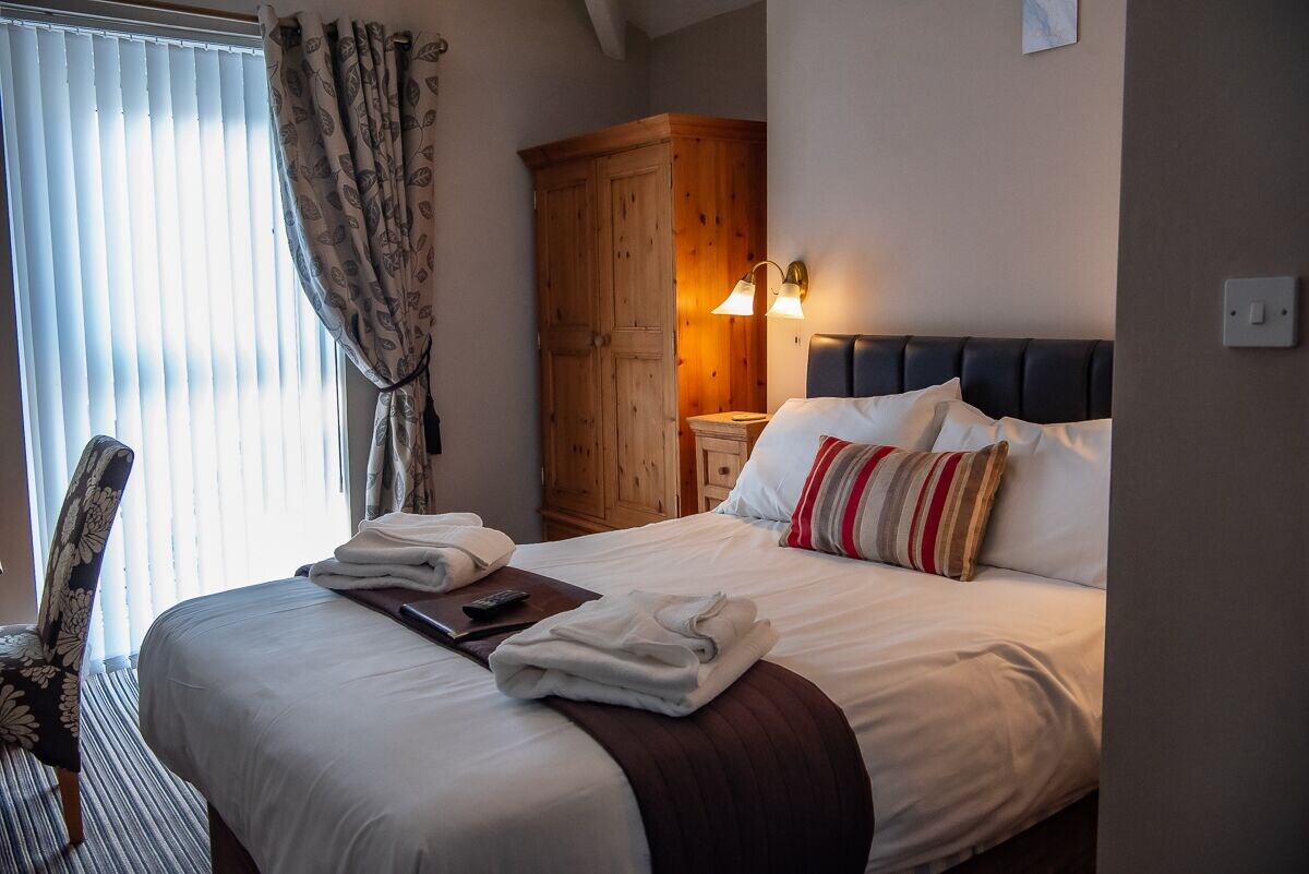 舒适客房， 1 张双人床， 山景