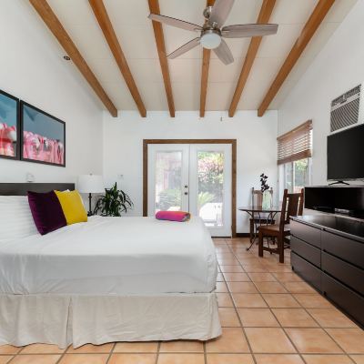 Superior King Room Float Palm Springs Promo Code