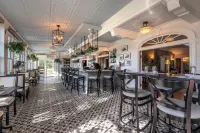 The White House Inn
