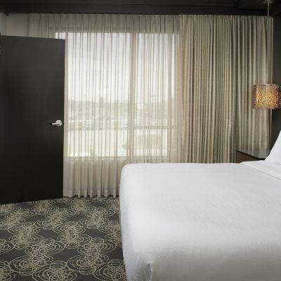 2 Room Suite With 1 King Bed-Mobility And Hearing Accessible Non-Smoking Embassy Suites Knoxville West Promo Code