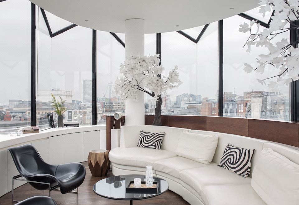 至尊ME+套房复式顶楼公寓