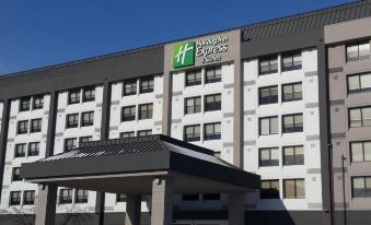 Holiday Inn & Suites Mississauga West - Meadowvale, an IHG Hotel