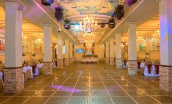 Grand Hotel Uyut