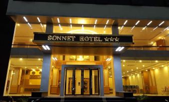 Sonnet Cua Lo Hotel