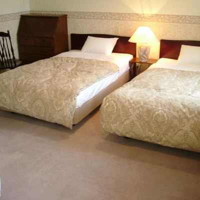 Two Semi-Double Beds For A Comfortable Sleep♪ [Deluxe] [Twin Room] [Non-Smoking] [Mountain View] [Ocean View] 押し花アートを楽しめる犬の宿　伊豆高原 ガラスの仔犬 クーポン