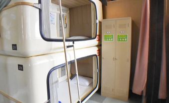 Capsule Hotel New Grand