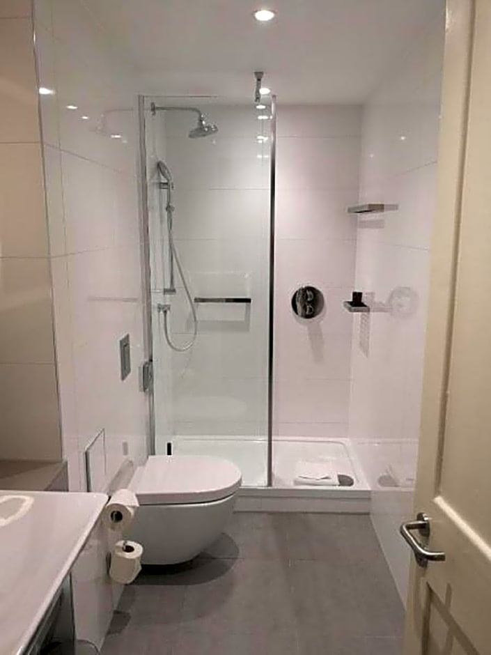 Clayton Hotel CharlemontDeluxe Room