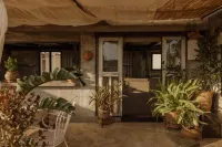 مونا أثينس