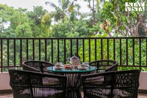 StayVista at Casa Chalora with Pool, BBQ, Games Room Villa