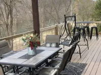 Spectacular Cabin on the White River! Hotels in Izard County