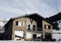 L'Ovella Negra Mountain Lodge Hotels in 