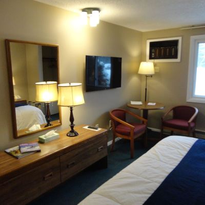 Standard King Room Eastern Inn & Suites (Formerly Eastern Inns) Promo Code