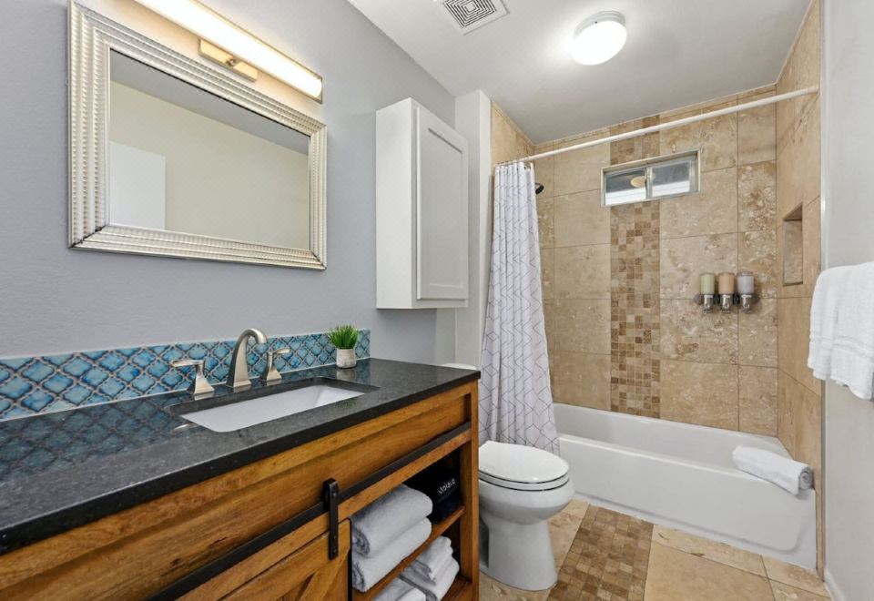 Charming Oasis With Airstream And Fire Pit-Cozy Escape Under Oak Trees