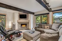 Laurelwood Condominiums