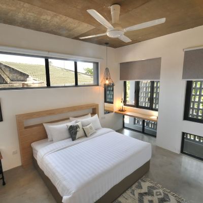 豪華特大床房 馬六甲燕巢優惠