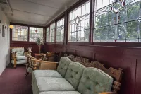 The Metropole Guesthouse