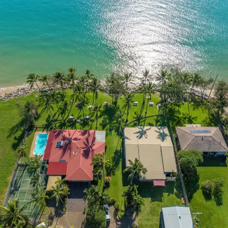 Comfort Resort Blue Pacific Отели в г. Маккай
