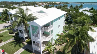 Bimini Sky, Amazing views Optional Golf Cart 2/2 Hotels in 