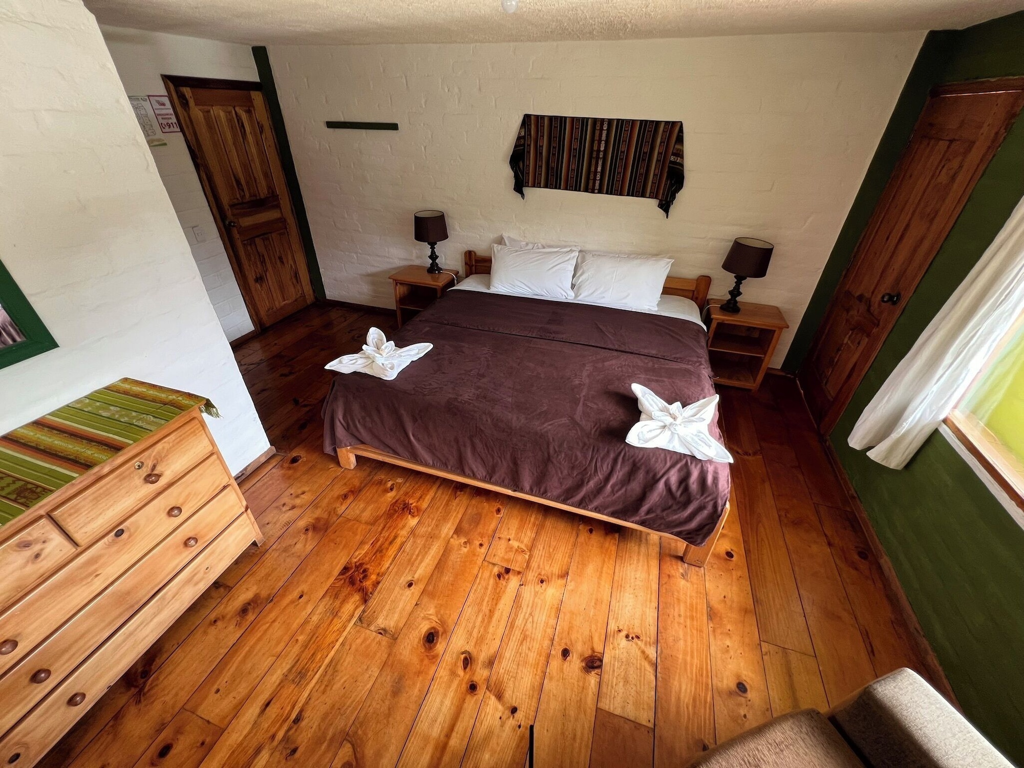 山景豪华特大床间 - 带阳台