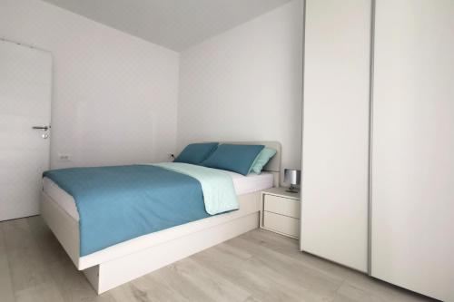 带露台一室公寓